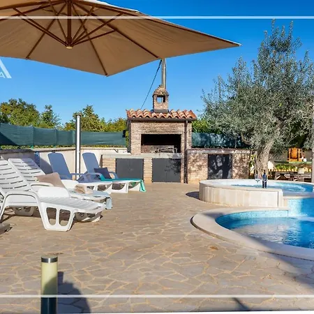 Abacca House Fondole Croatia *