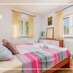 Dom wakacyjny Abacca House Fondole Croatia