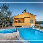 Abacca House Fondole Croatia