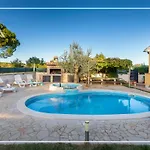 Dom wakacyjny Abacca House Fondole Croatia *