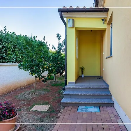 Dom wakacyjny Abacca House Fondole Croatia