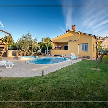 Dom wakacyjny Abacca House Fondole Croatia