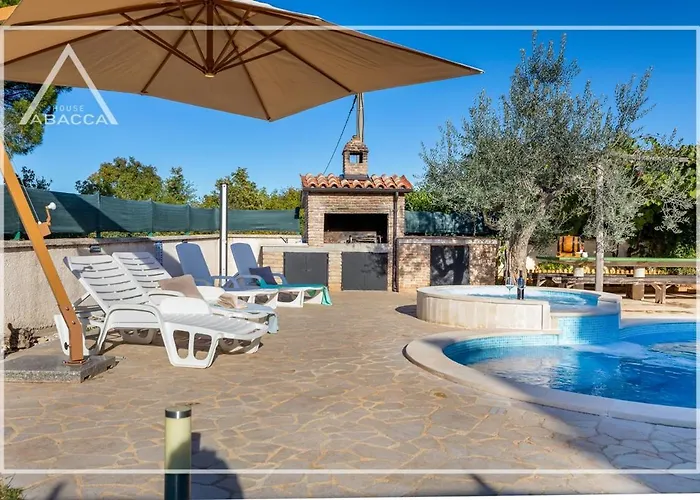 Abacca House Fondole Croatia *