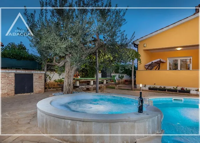 Abacca House Fondole Croatia Dom wakacyjny *